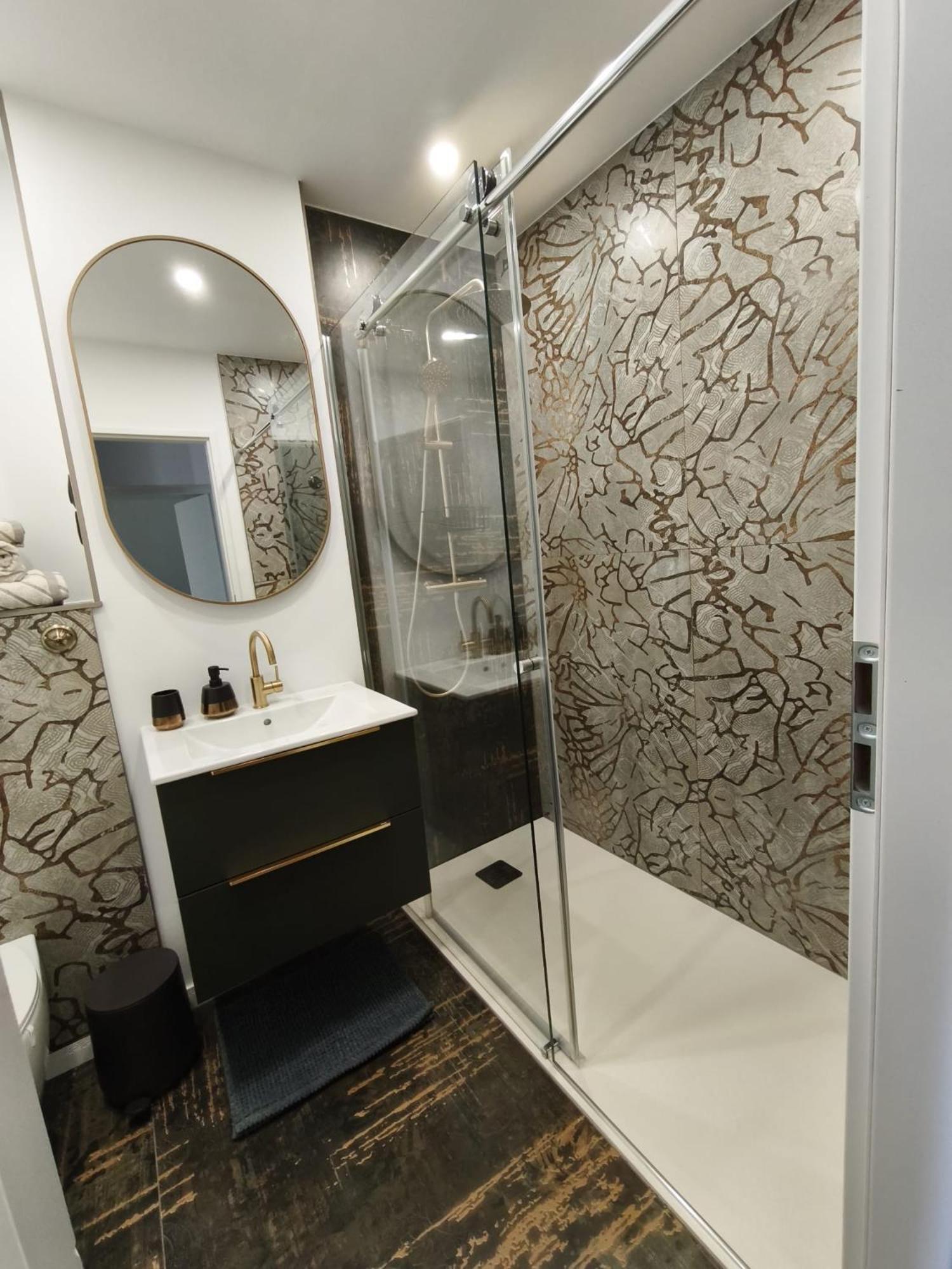 Studio Lux, Elegant & Confortabil Braşov Buitenkant foto
